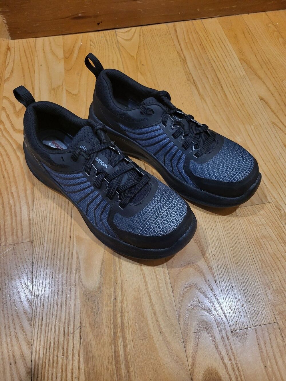 NEW Wolverine Bolt Vent Womens 8.5 W CarbonMAX Safety Toe Work Shoe DuraShocks